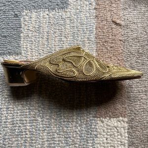 Fun vintage gold Previa mules